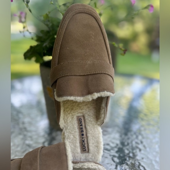 NWOT-Lucky Brand Brown Suede Loafers with Shearling-size 10 - Picture 2 of 5